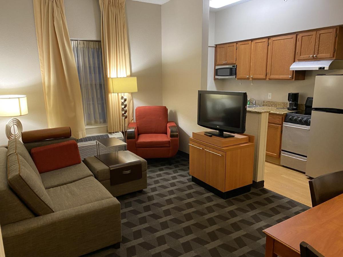 Mainstay Suites Middleburg Heights Cleveland Airport Εξωτερικό φωτογραφία