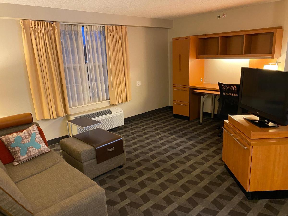 Mainstay Suites Middleburg Heights Cleveland Airport Εξωτερικό φωτογραφία