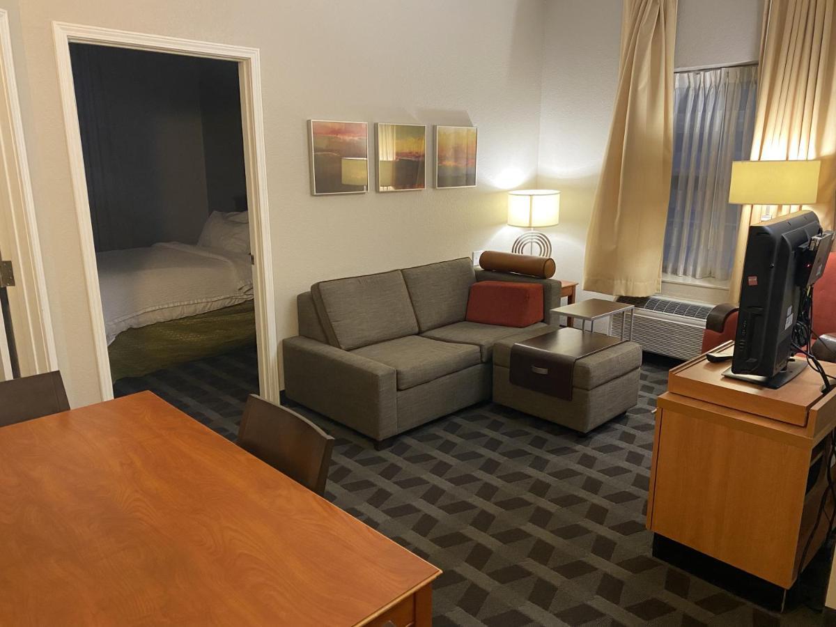 Mainstay Suites Middleburg Heights Cleveland Airport Εξωτερικό φωτογραφία