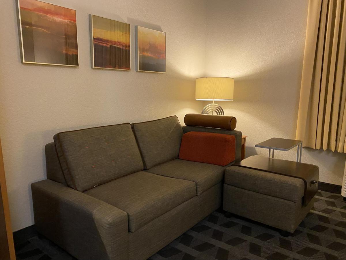 Mainstay Suites Middleburg Heights Cleveland Airport Εξωτερικό φωτογραφία