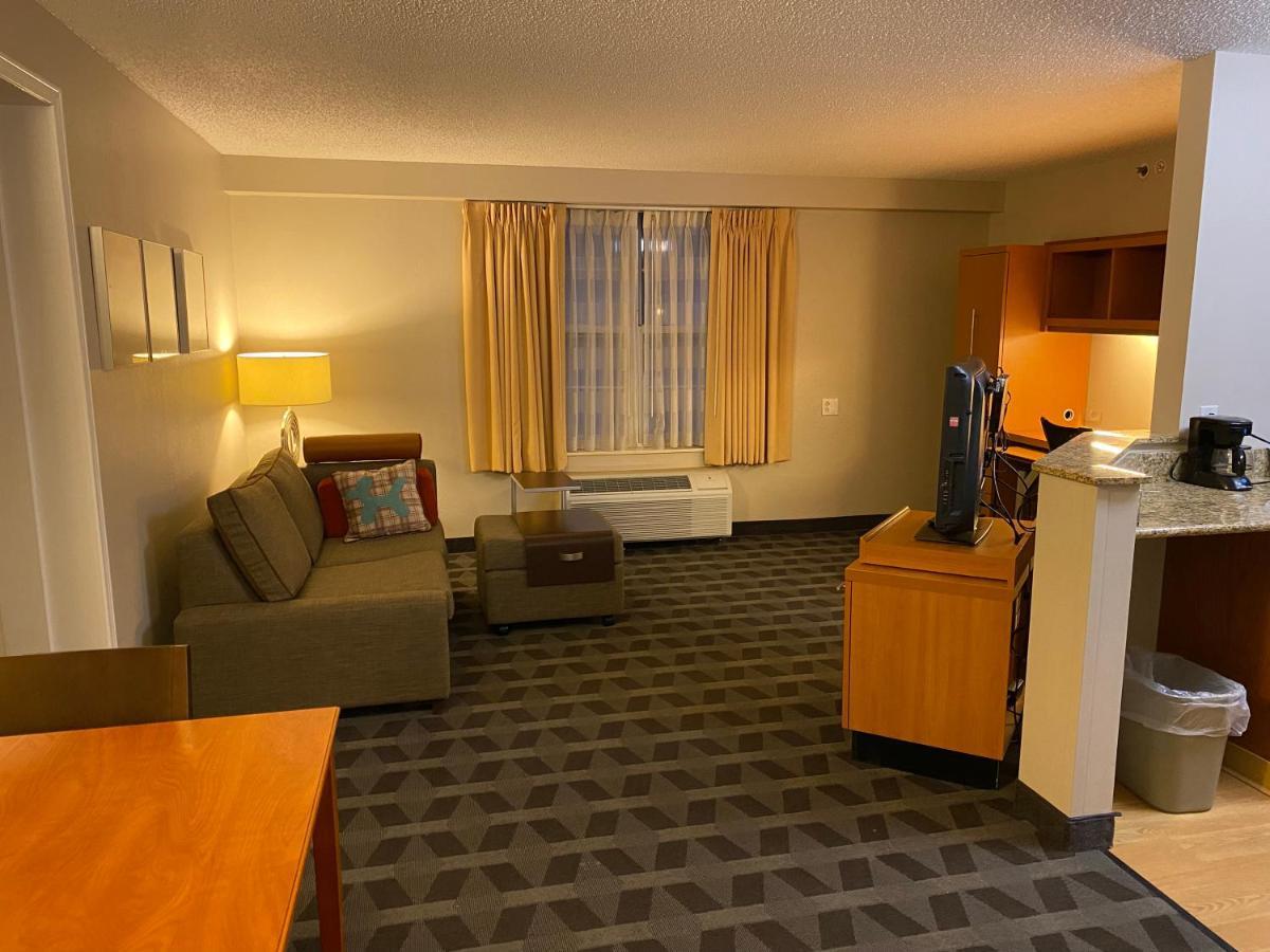 Mainstay Suites Middleburg Heights Cleveland Airport Εξωτερικό φωτογραφία