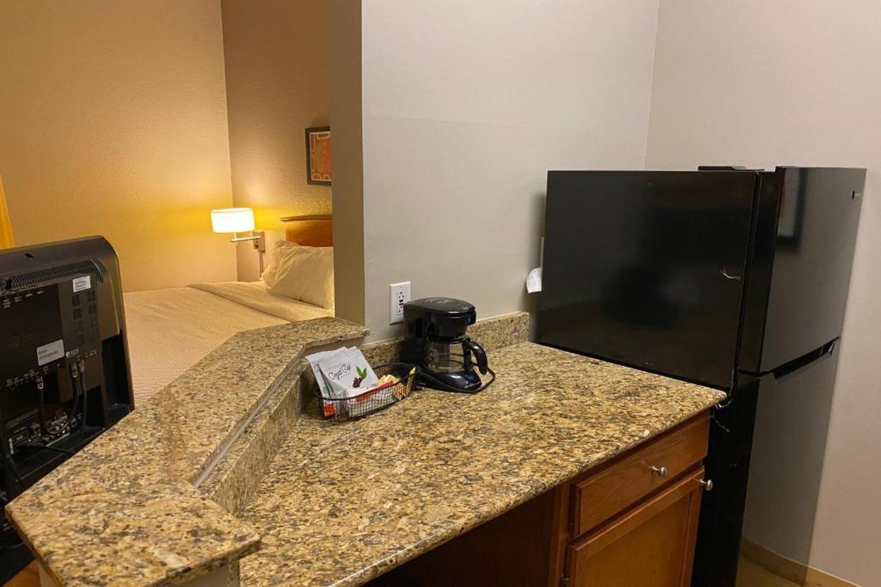 Mainstay Suites Middleburg Heights Cleveland Airport Εξωτερικό φωτογραφία