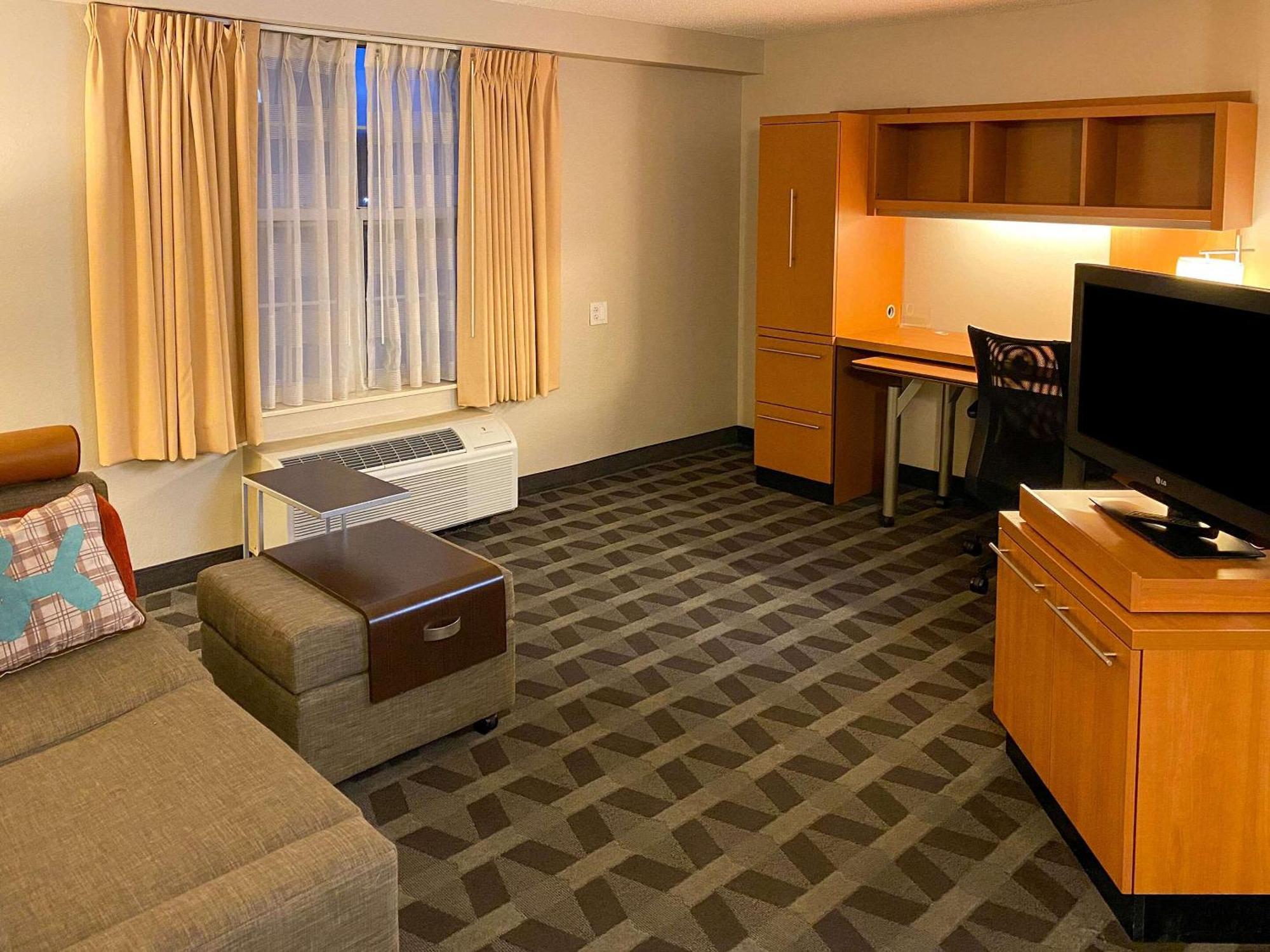 Mainstay Suites Middleburg Heights Cleveland Airport Εξωτερικό φωτογραφία