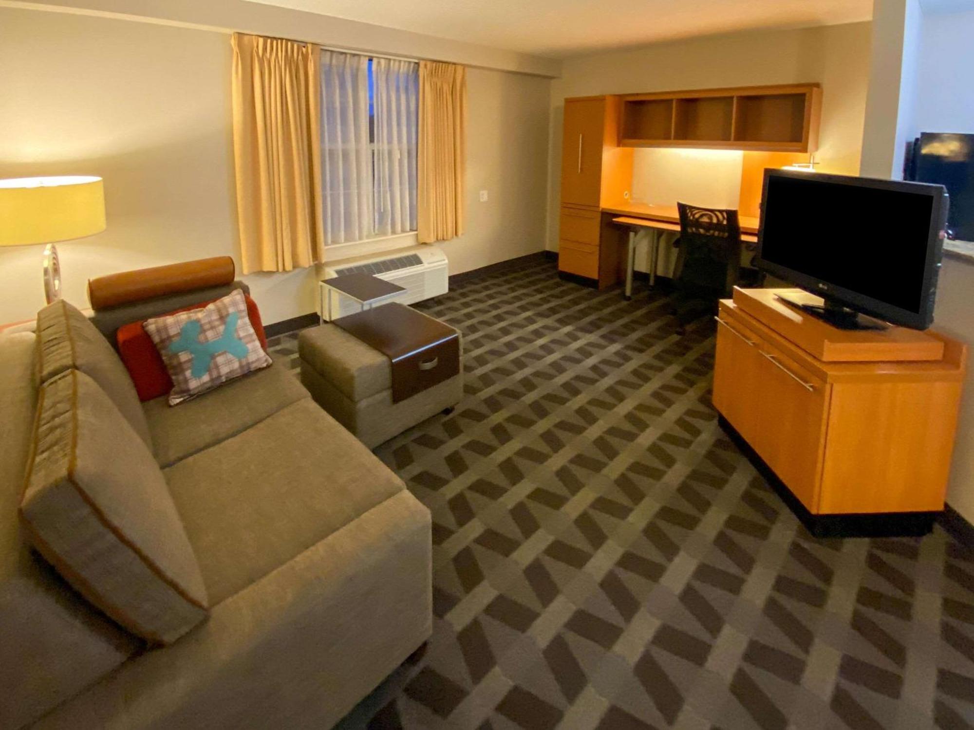 Mainstay Suites Middleburg Heights Cleveland Airport Εξωτερικό φωτογραφία