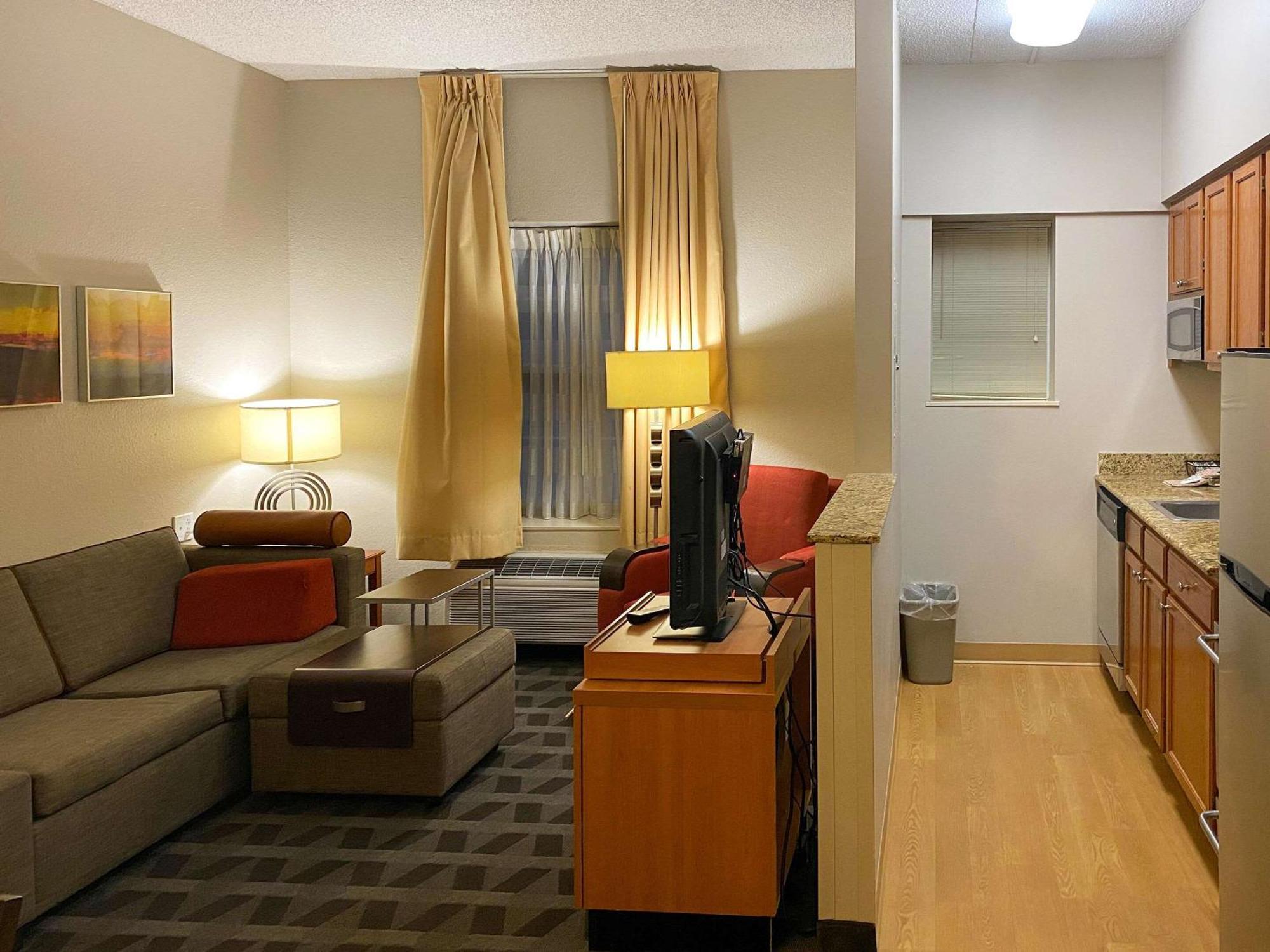 Mainstay Suites Middleburg Heights Cleveland Airport Εξωτερικό φωτογραφία