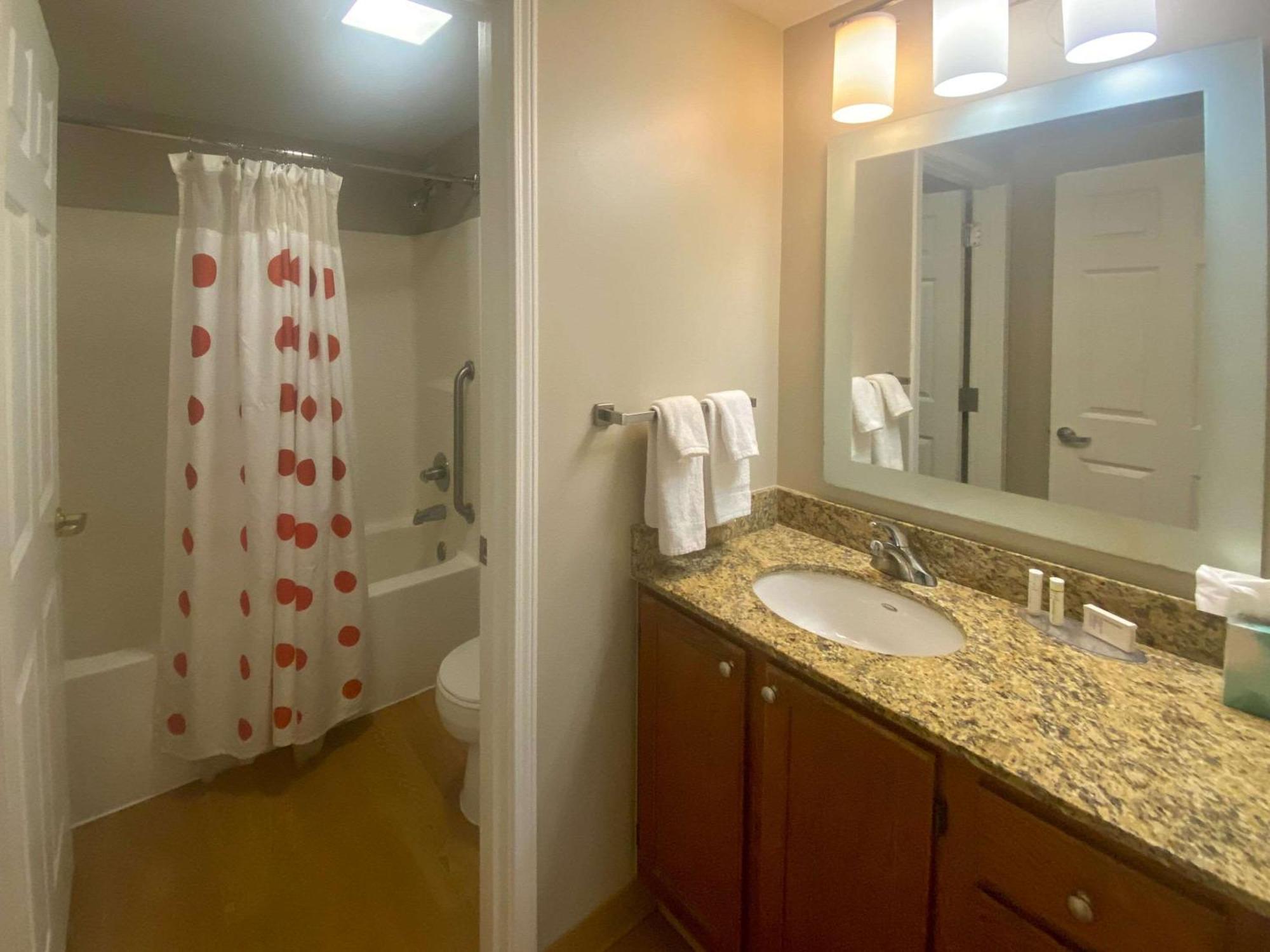 Mainstay Suites Middleburg Heights Cleveland Airport Εξωτερικό φωτογραφία